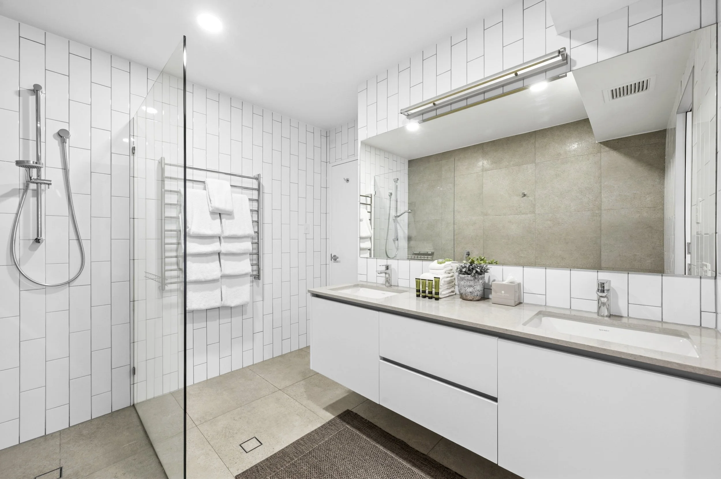 Unit 20 - One Hastings Street, Noosa Heads-02.jpg