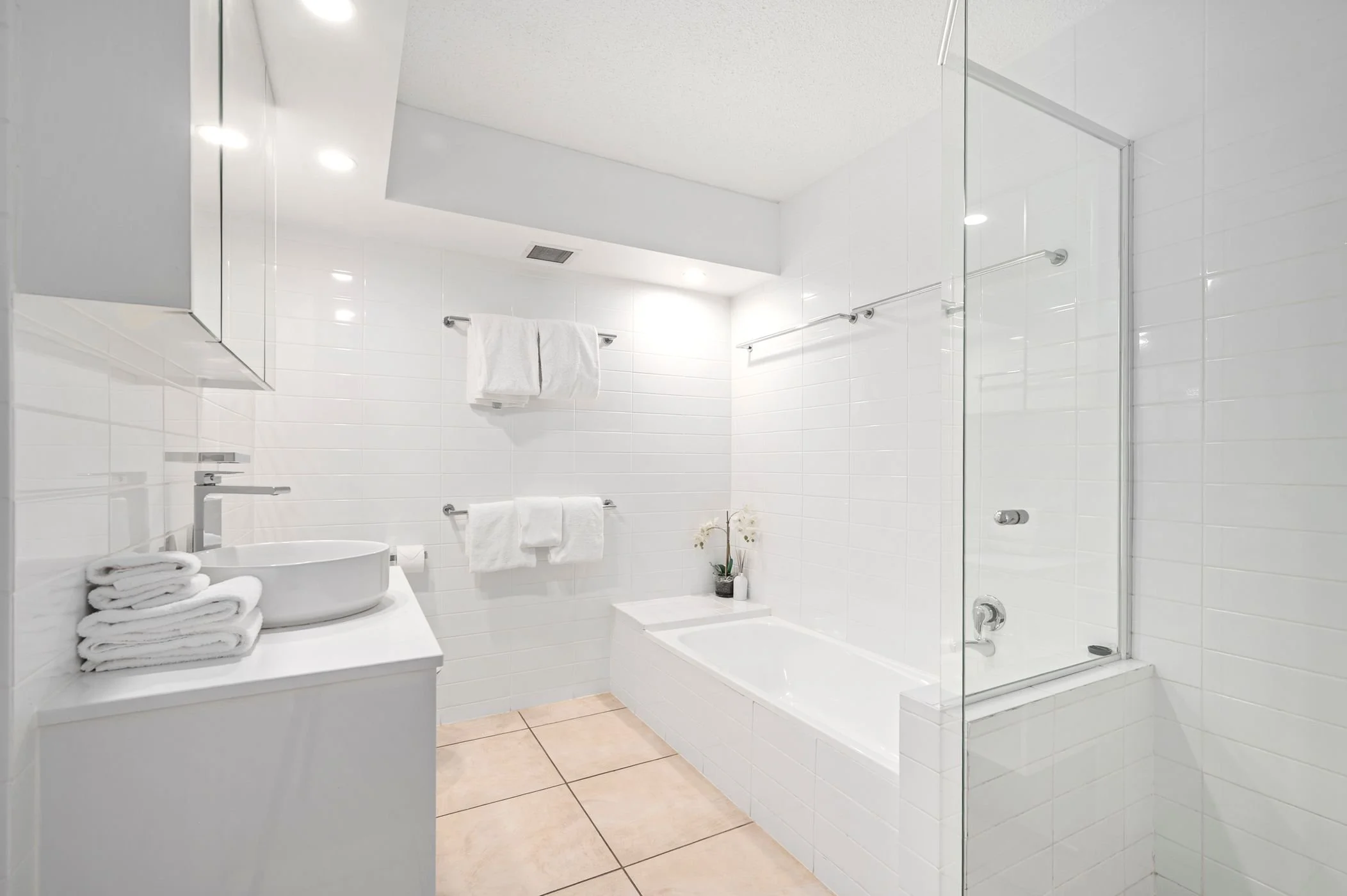 25. Apartment_12_bathroom.jpg
