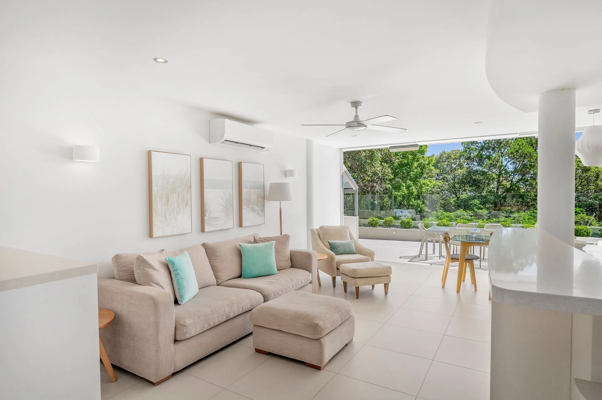 17. Apartment_9_living_room (2).jpg