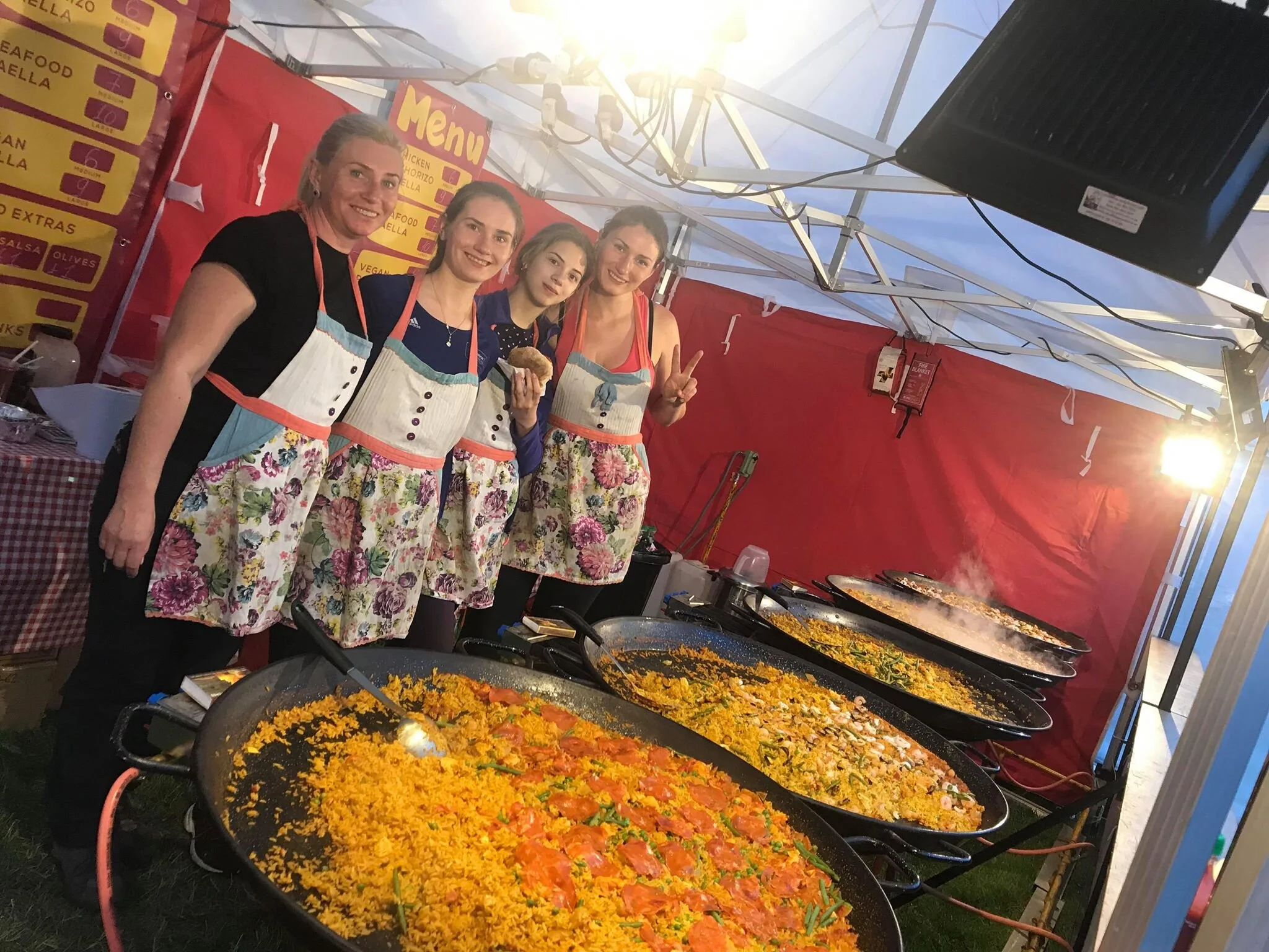 Paella Girls (1).jpg