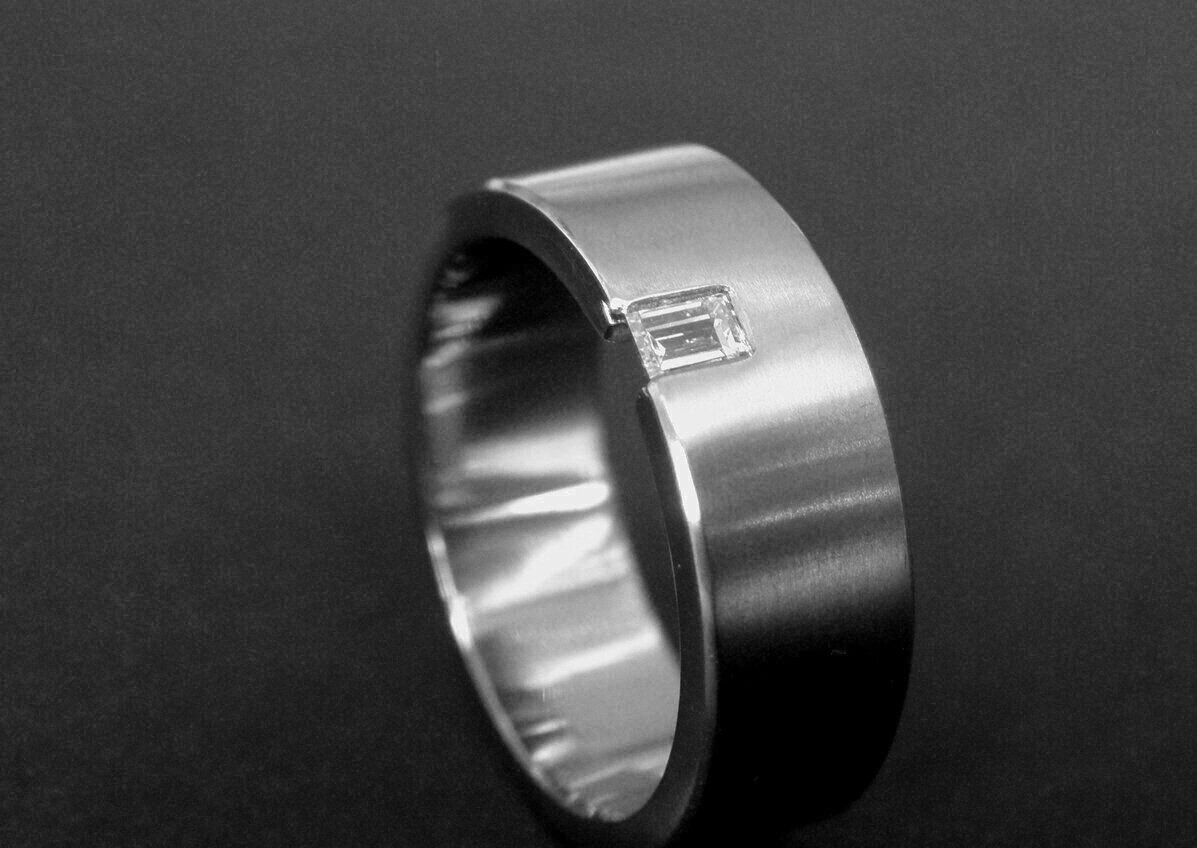Titanium-ring-met-barquette-diamant-diamanten-titanium-ring-met-de-hand-gemaakt-custom-made