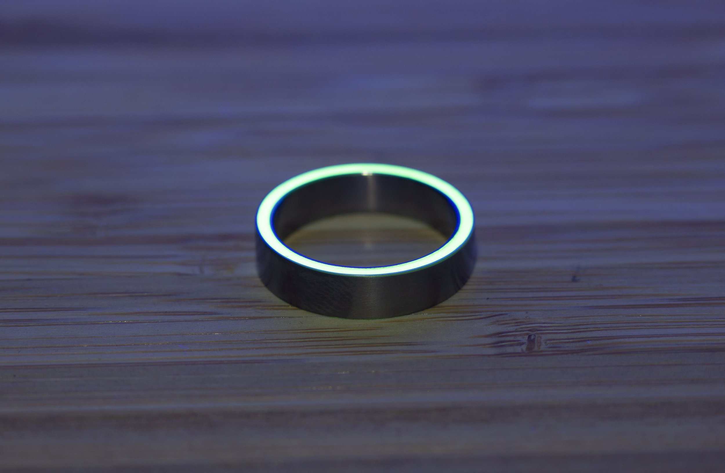 Glow in the dark ring, glow in the dark sieraden, Titanium ring met glow in the dark, lichtgevende ringen, lichtgevende sieraden, blacklight, 5.jpg