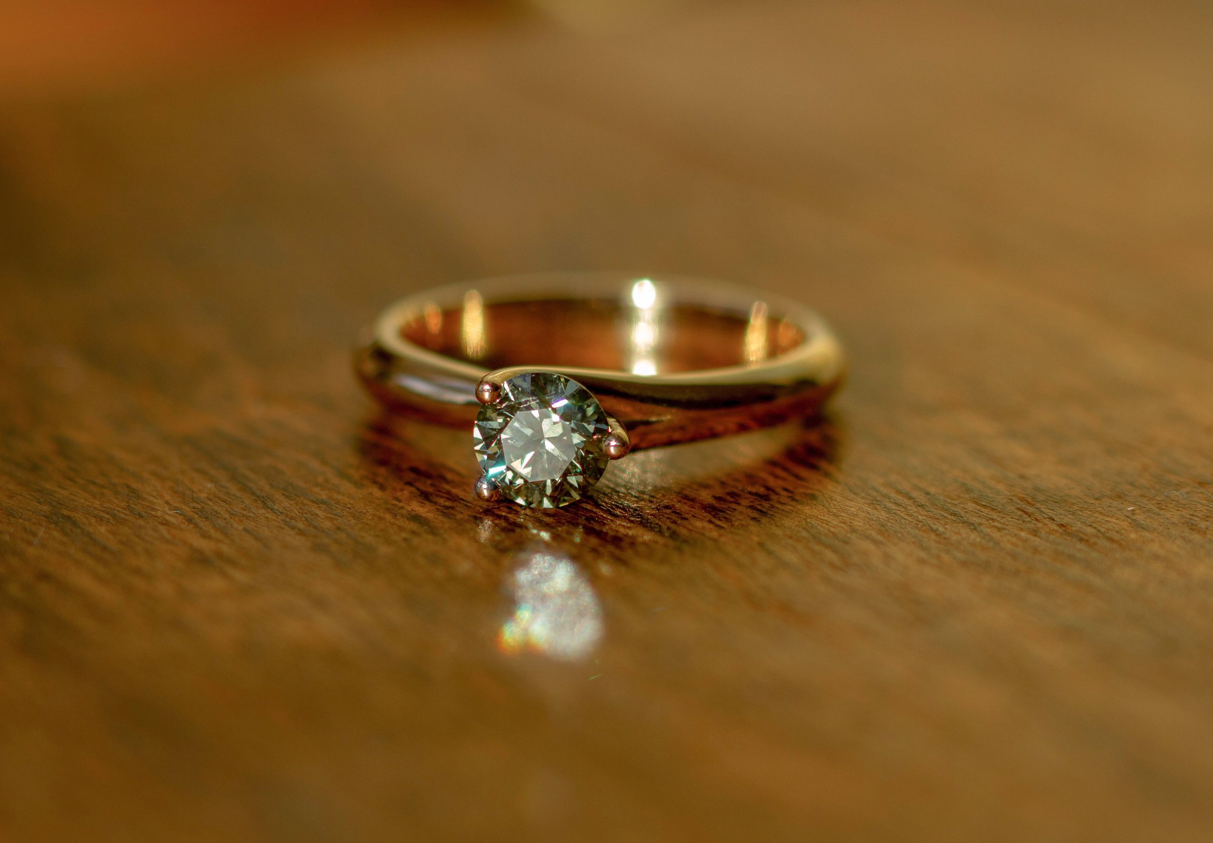 Gouden Solitair ring met groenen diamant, diamante trouwring, diamante verlovings ring, bijzondere trouwringen, Gekleurde diamant 1 .jpg