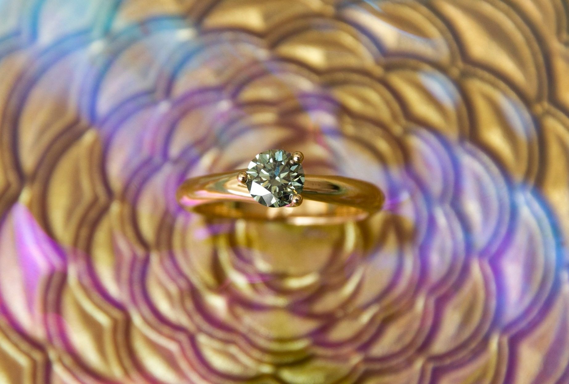 Gouden+Solitair+ring+met+groenen+diamant%2C+diamante+trouwring%2C+diamante+verlovings+ring%2C+bijzondere+trouwringen%2C+Gekleurde+diamant+4.jpg