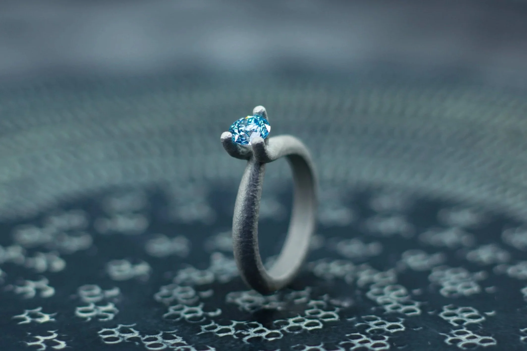 RVS+solitair+ring+met+lab+diamant+solitair+ring+stalen+ring+met+lab+diamant+diamantring+van+rvs+staal+882233.jpg