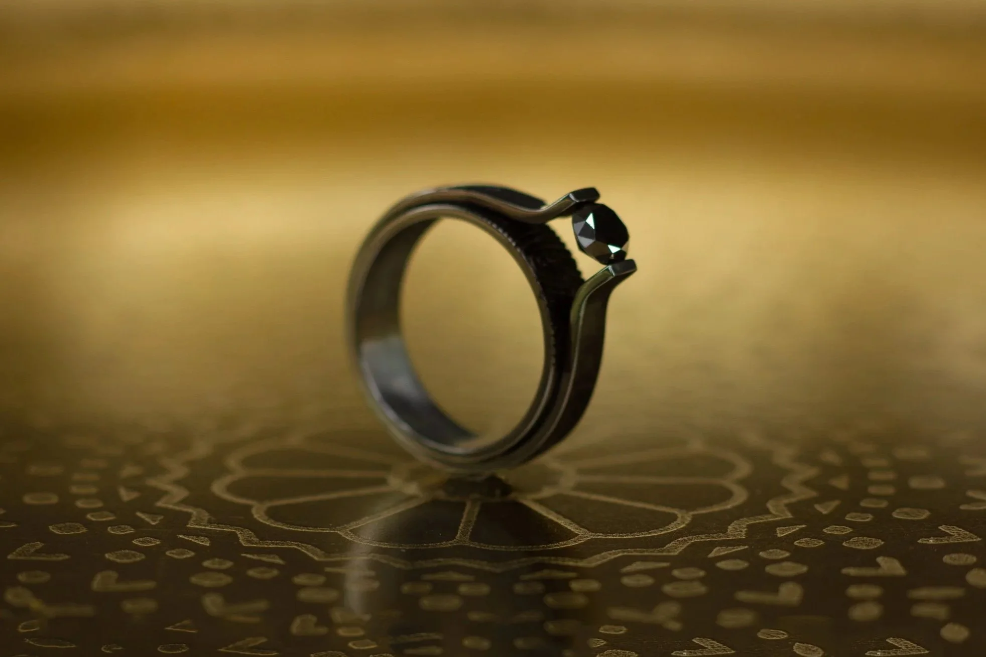 Black+Queen%2C+zwarte+diamante+ring.+Voledig+zwarte+ring.+zwarte+ring++met+zwarte+diamant.+Vingerafdruk+ring.+Zwarte+trouwring.+zwarte+solitair+ring.+331122.jpg