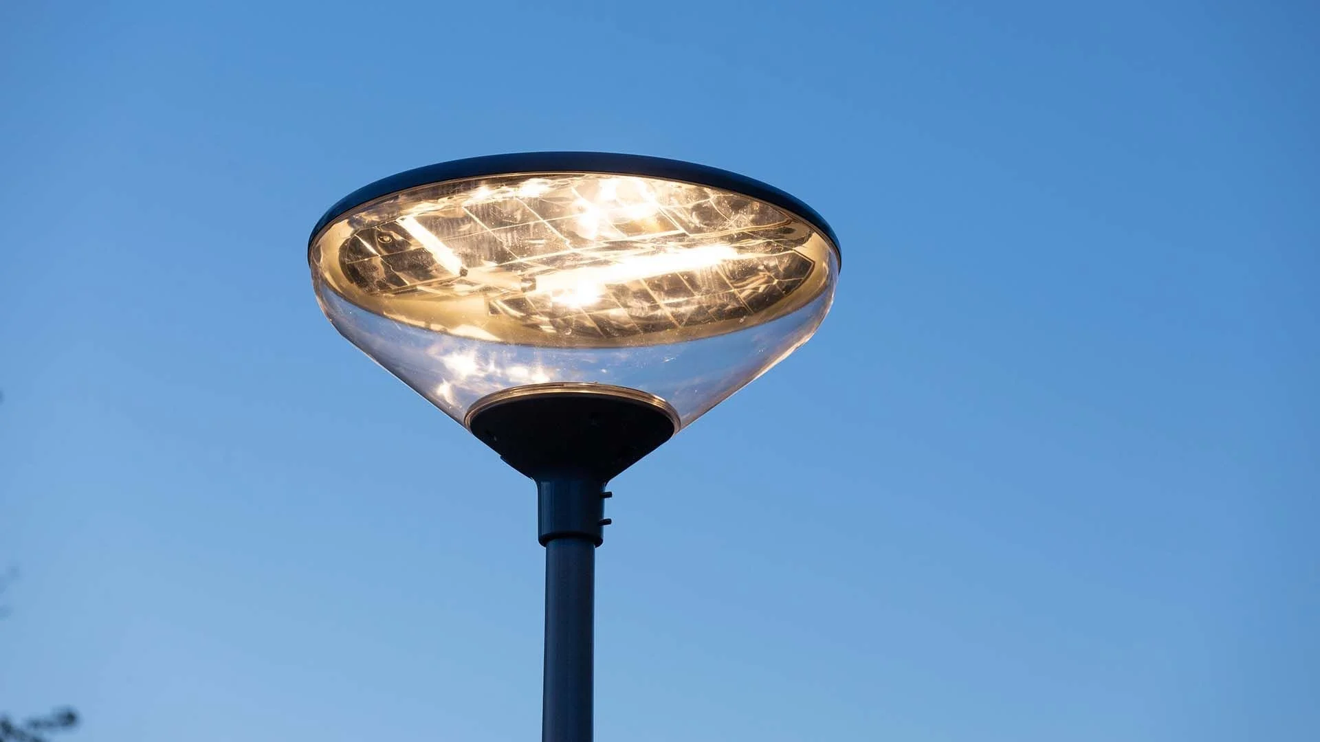 Broken Light Armaturen Gemeente Rotterdam