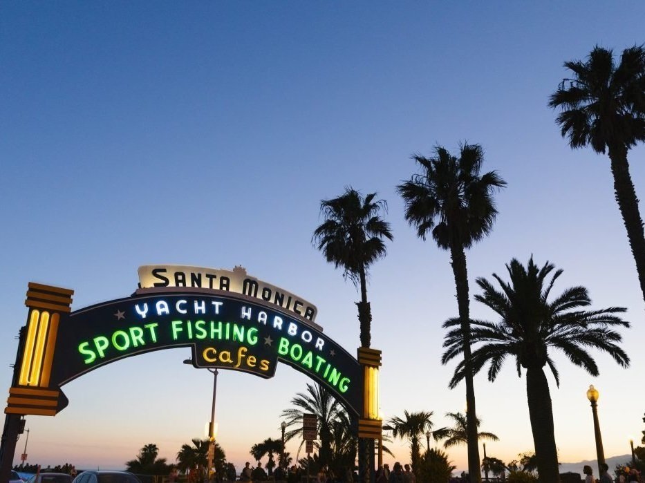 city-skyline-at-dusk-los-angeles-california-usa2.jpg