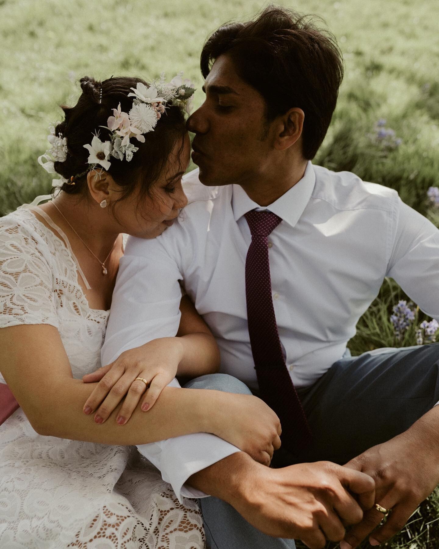 Rachel &amp; Pradeep, proving that intimate weddings can be just as beautiful &amp; emotive. 
.
.
.
.
.
.
.
.
.
.
.
.
#intimatewedding#intimateweddings#smallwedding#smallweddings#isleofwightweddings#isleofwightweddingphotographer#isleofwightphotograp