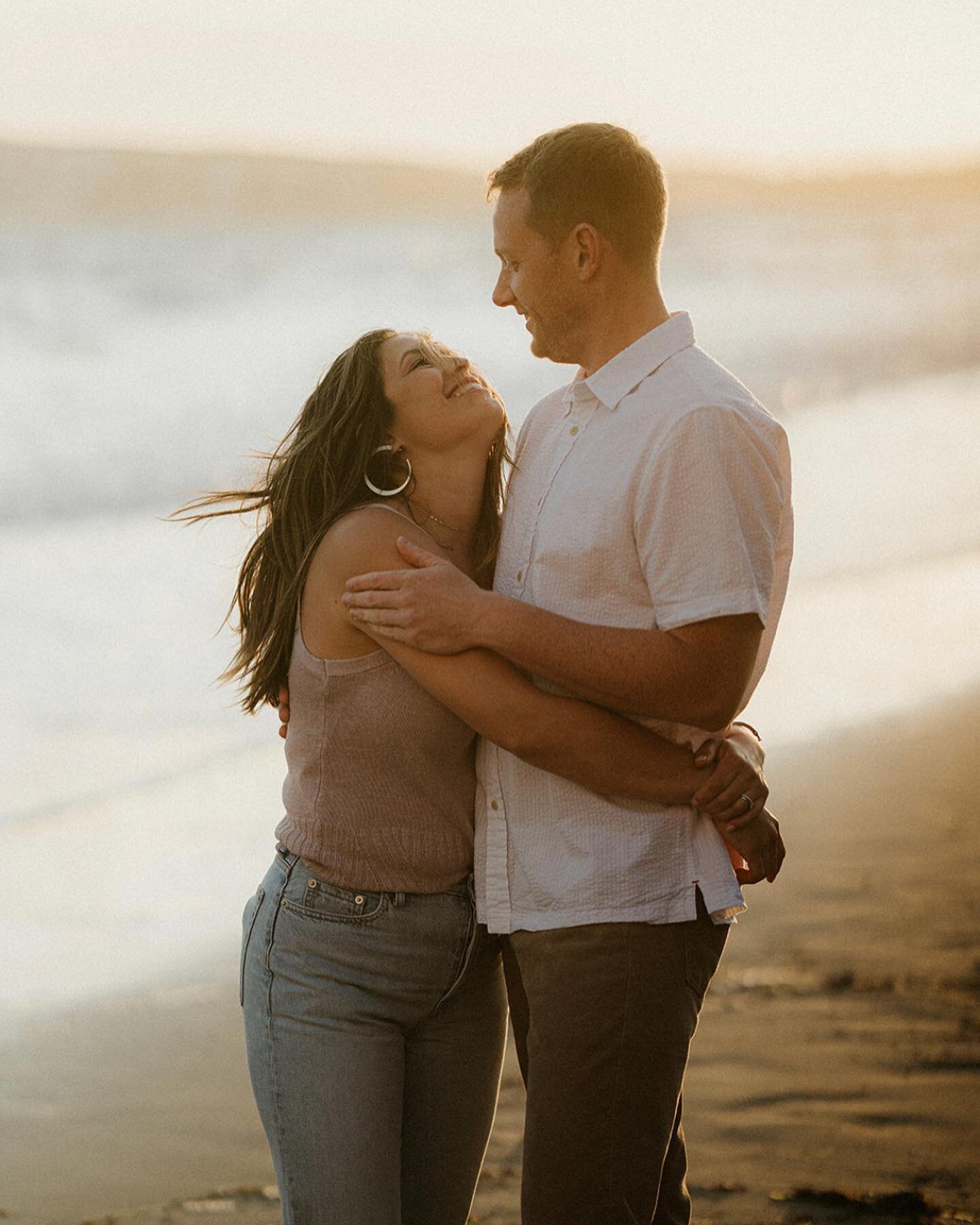 Now, tell me you can&rsquo;t feel all the joy.. swipe for more🤍 
.
.
.
.
.
.
.
.
.
.
.
henticstorytelling#storytellingphotography#visualstorytelling#capturethemoments#watchthemgrow#magicalmoments#wildandbraveslittles#couplelove#couplesthattravel#cou