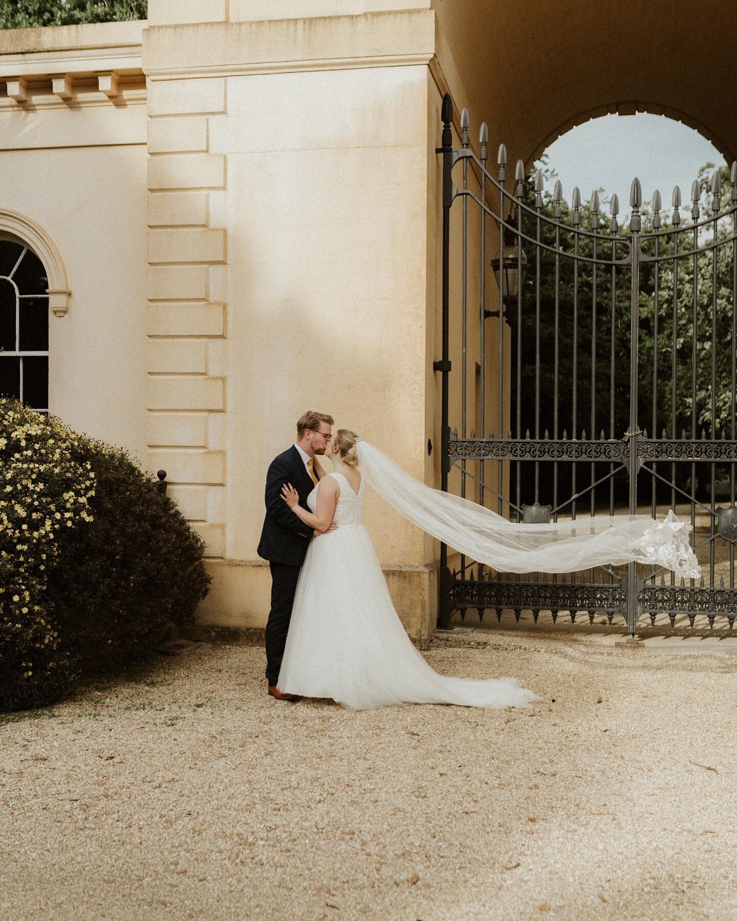 This couple &amp; THAT veil 🤍 So good that it deserved it&rsquo;s very own &lsquo;main character&rsquo; moment - another reason why you should upgrade to a second photographer&hellip; because she&rsquo;ll help me get awesome veil shots like this as 