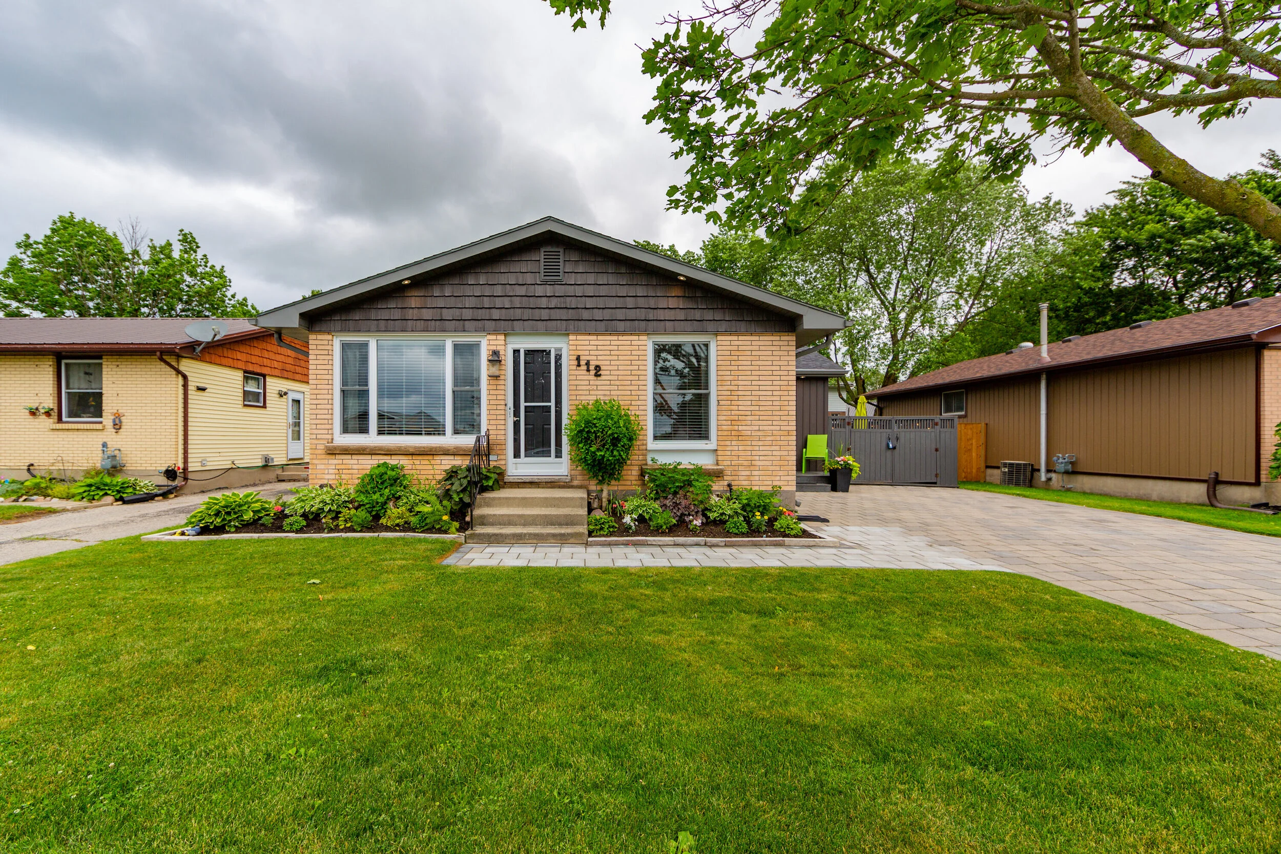 112 Kleinfeldt Ave Lucan ON-print-004-006-Klendeldt Ave 2 of 52-3000x2000-300dpi.jpg