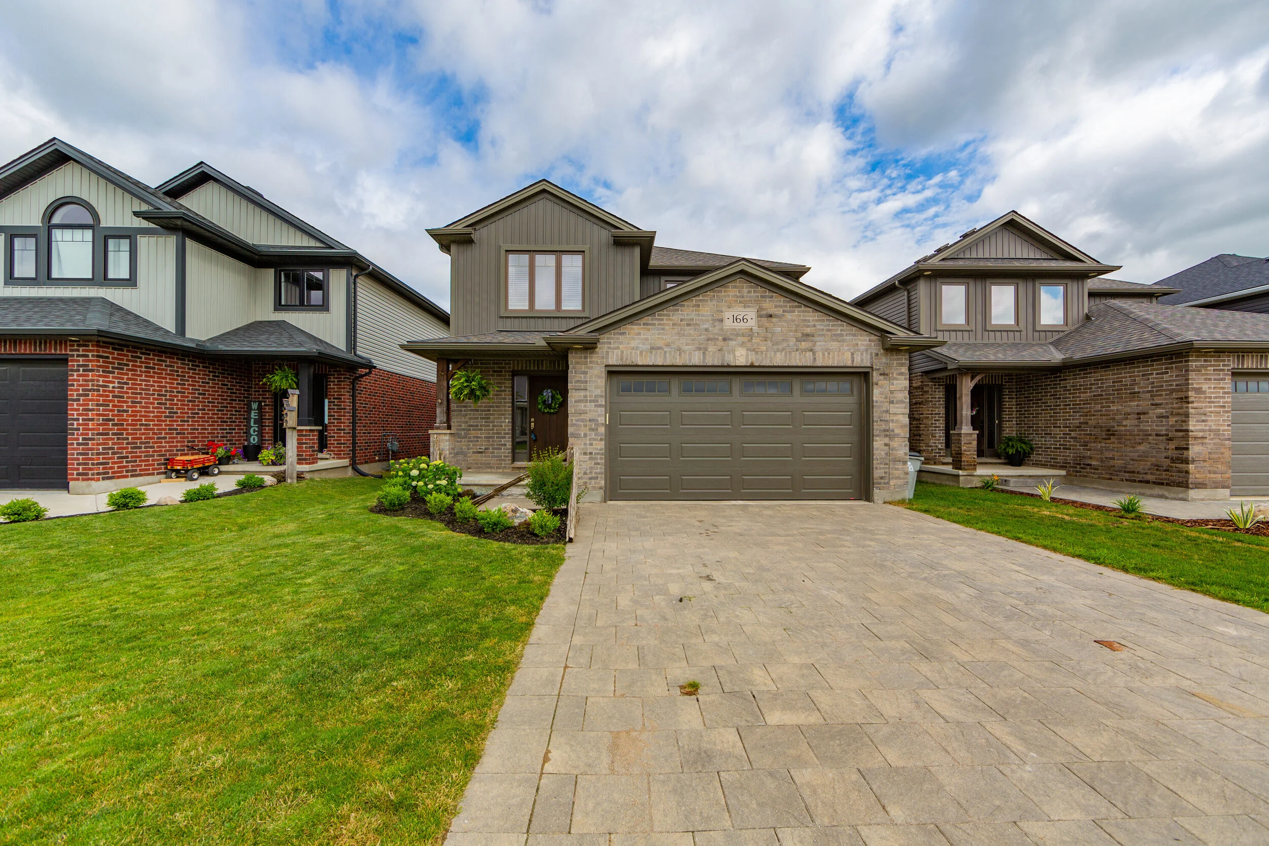 166 Gilmour Dr Lucan ON N0M-print-003-020-Gilmour Dr 1 of 48-3000x2000-300dpi.jpg