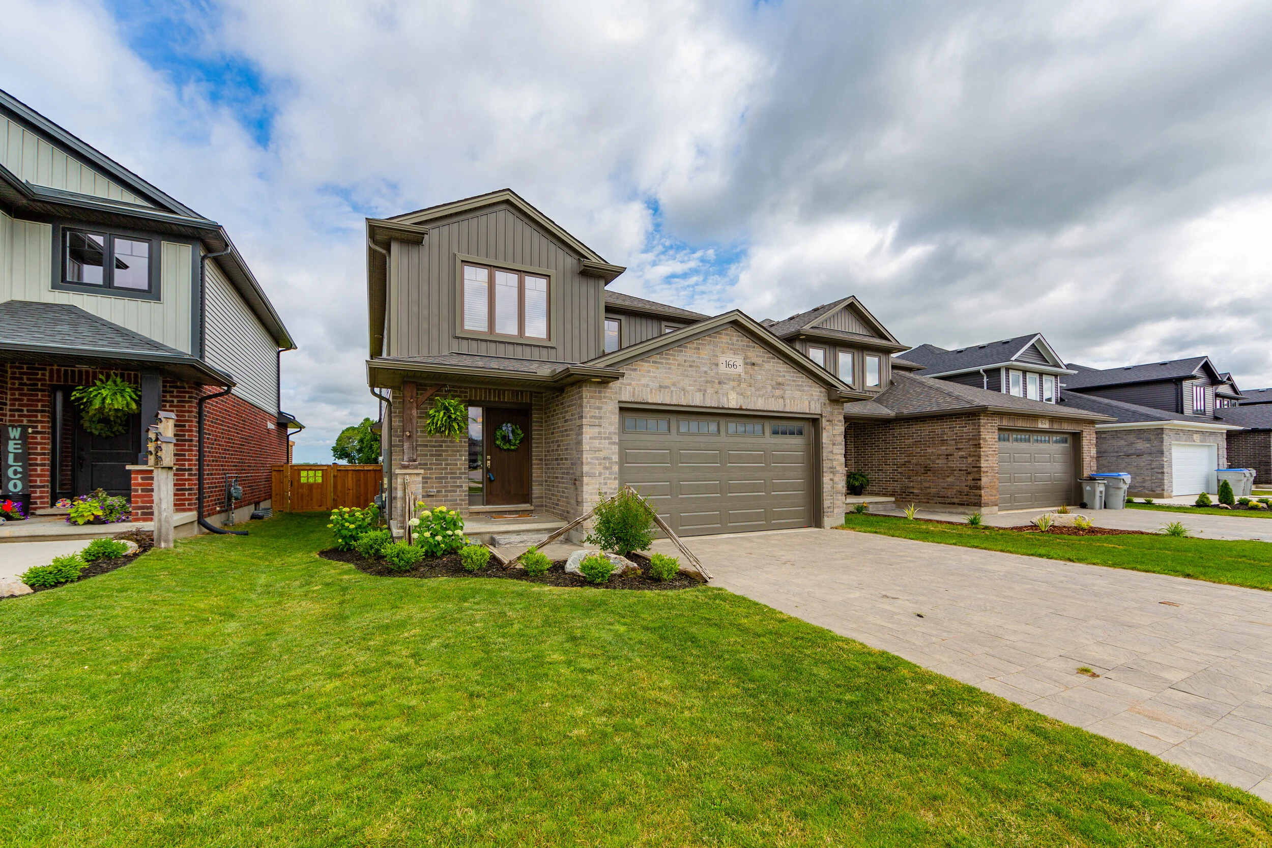 166 Gilmour Dr Lucan ON N0M-print-004-007-Gilmour Dr 2 of 48-3000x2000-300dpi.jpg