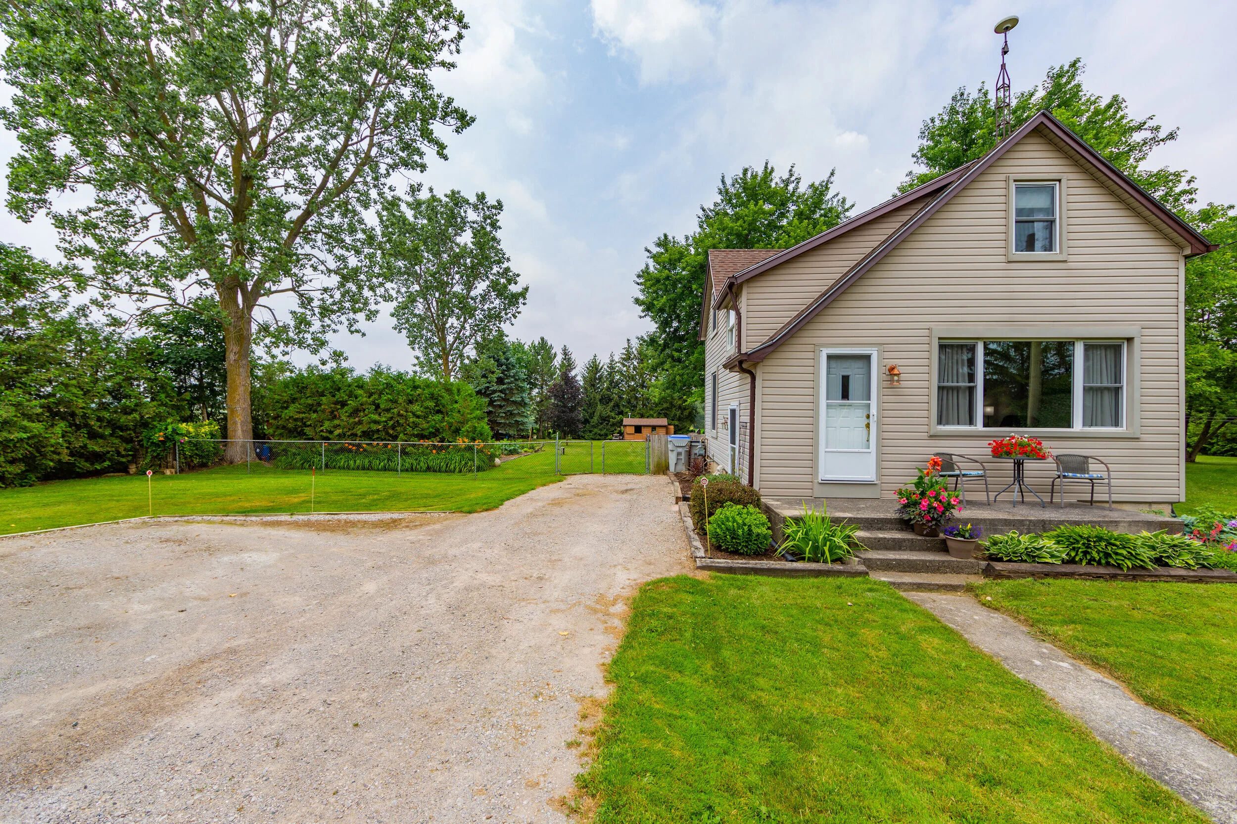 23473 Wonderland Rd N Exeter-print-003-029-Wonderland Road 1 of 33-3000x2000-300dpi.jpg