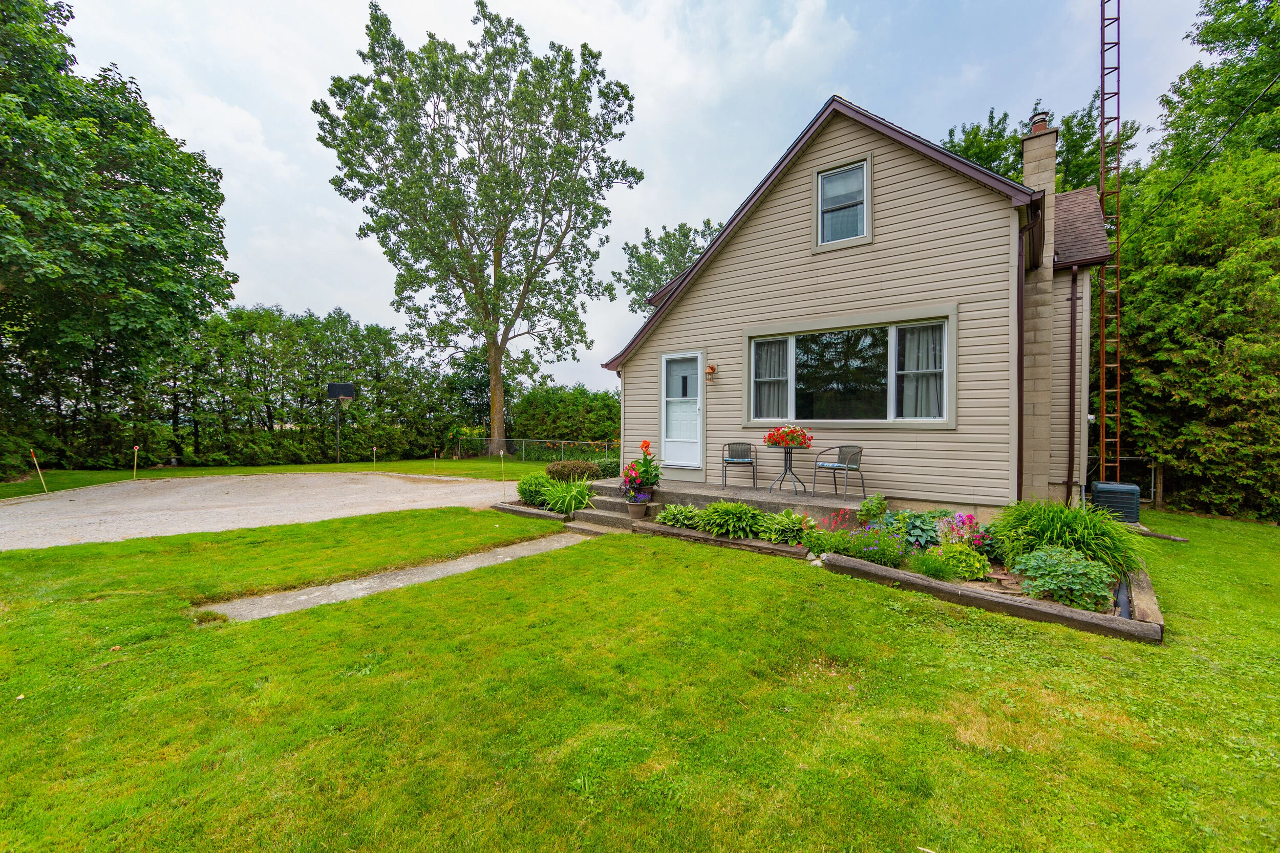 23473 Wonderland Rd N Exeter-print-004-004-Wonderland Road 2 of 33-3000x2000-300dpi.jpg