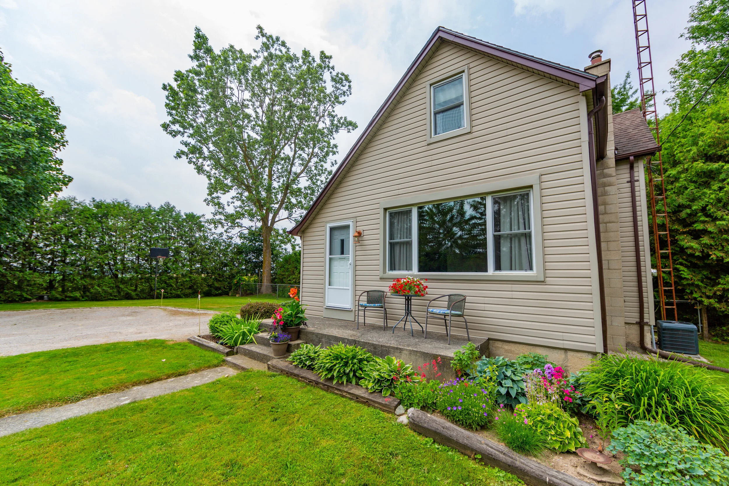 23473 Wonderland Rd N Exeter-print-005-011-Wonderland Road 3 of 33-3000x2000-300dpi.jpg