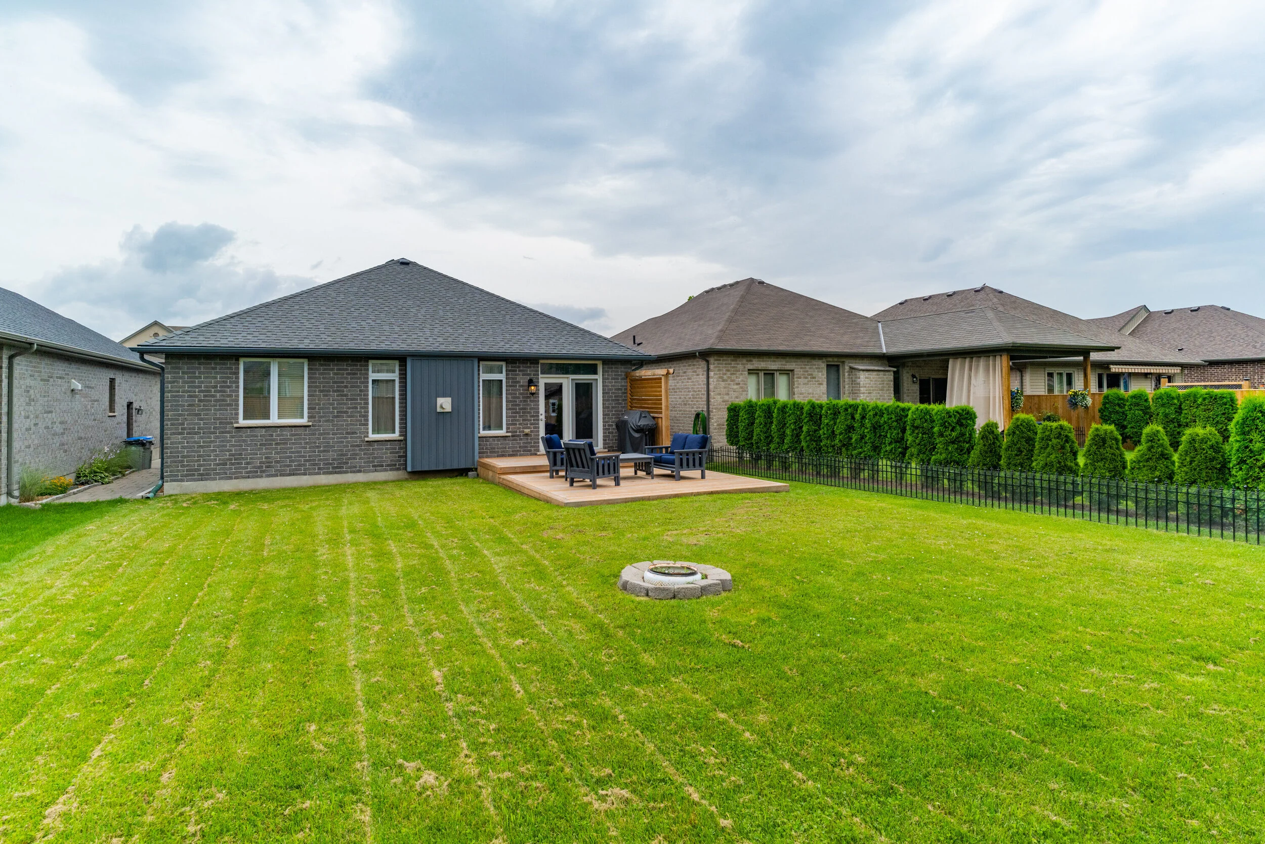 139 Walnut Grove Pl Lucan ON-print-048-042-Walnut Grove Pl 45 of 47-3000x2000-300dpi.jpg