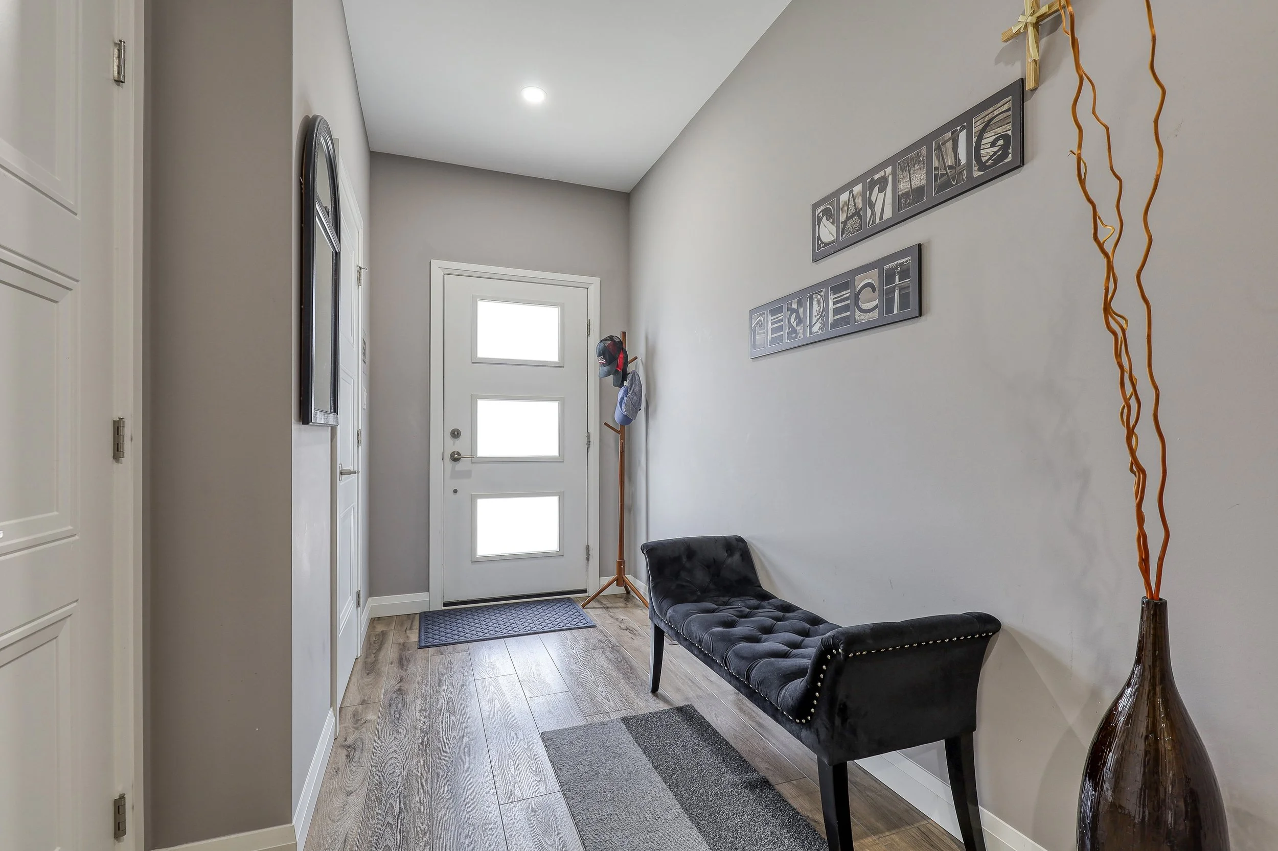 48-1MillerDr_INTERIOR_01.jpg