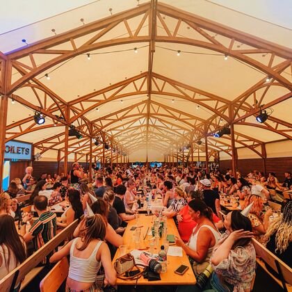 between-the-bridges-hall-1_b22eb7ecf9293071229249cb03487dce.jpg