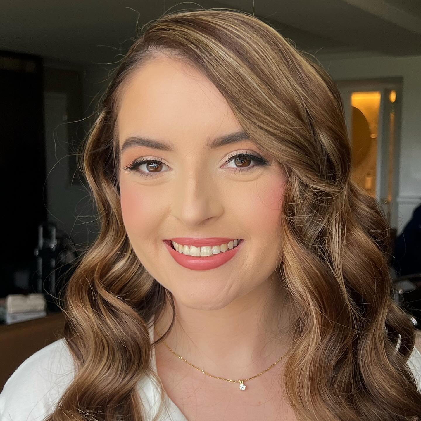 4.27.2024 🤍 Congratulations to Stephanie &amp; Mark! @_stephanieejo 

Stephanie&rsquo;s look features subtle pink tones, individual lashes &amp; airbrush-finish to create a soft, natural glam. This lip combo was perfect for the radiant spring weathe