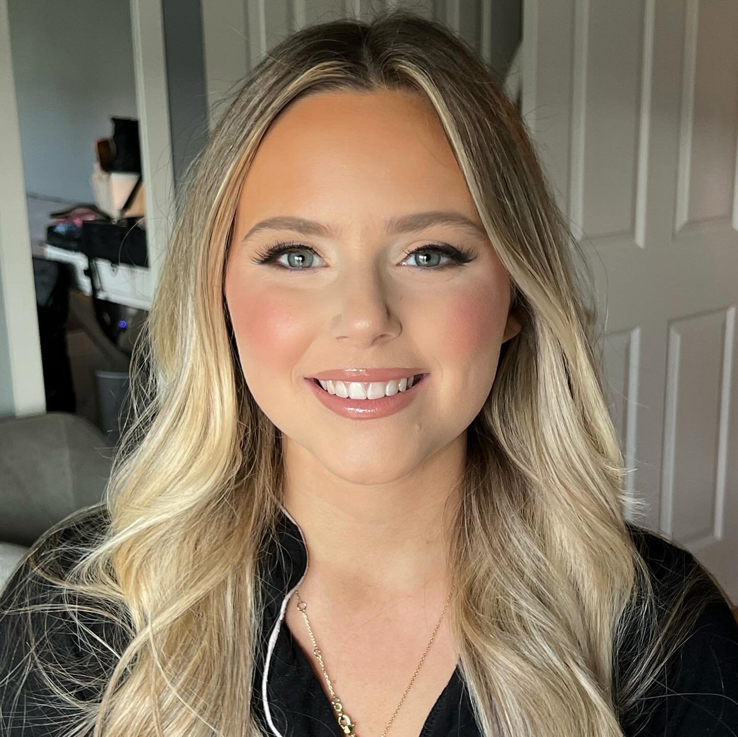 I&rsquo;m loving this clean girl aesthetic x soft matte glam ✨ We used a brown liner and wispy lashes to create this look for a Sunday brunch! Happy 21st Birthday, Gianna 🩷🥳🧁 @_giannagallo 

#njmakeupartist #newjerseymakeupartist #njmua #nymakeupa