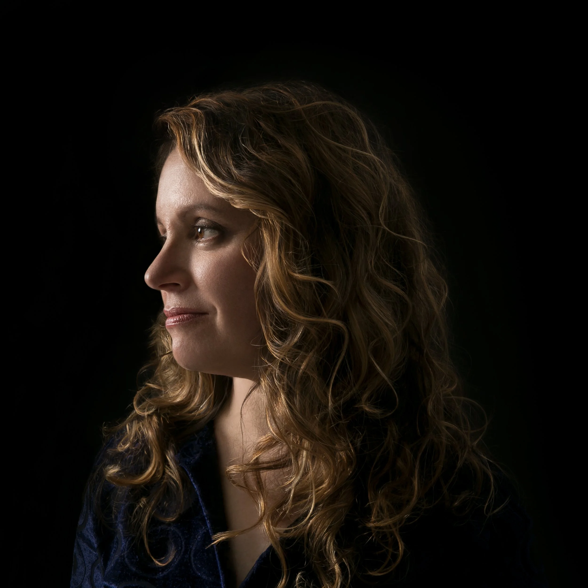 Lucy Kaplansky - Folk Music Star And Singer-Songwriter. 9 Acclaimed Albums. Member Of "Cry Cry Cry" Folk Supergroup With Dar Williams. Has Sung With Suzanne Vega, Nanci Griffith, Shawn Colvin!