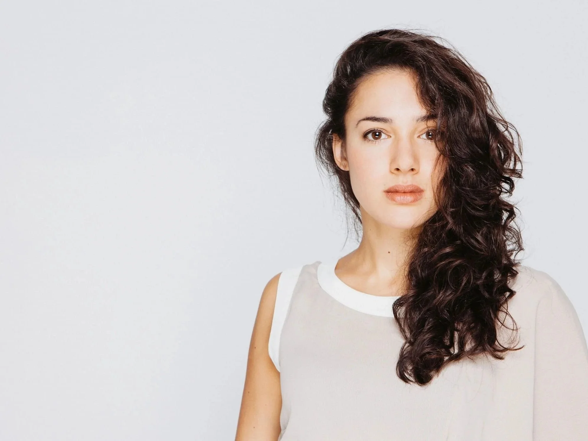 Sabeth Perez - Argentine-German Jazz Vocalist And Composer. Combining Argentine Rhythms, Impressionist Harmonies and Jazz. First Recording At 12. WDR Big Band, Frankfurt Radio Big Band, EOS Orchestra!