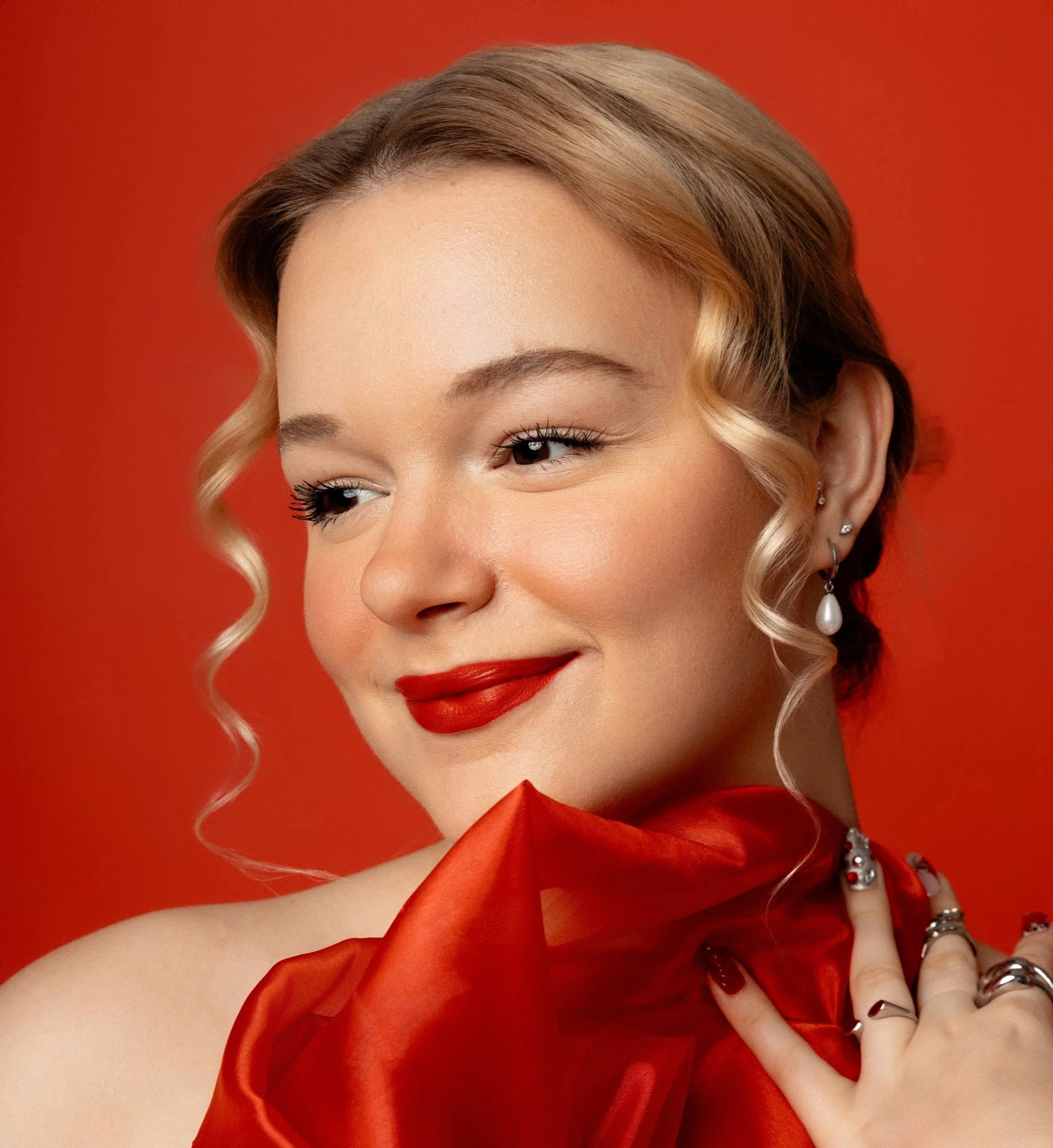 Kate Kortum - Sensational 24 Year Old Jazz Vocalist. Performed With Wynton Marsalis And Jazz At Lincoln Center. Also Sings With The Sunhouse Singers!