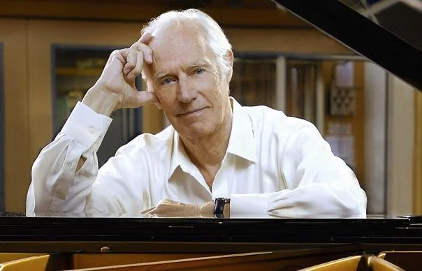 LEGENDS: Sir George Martin - The Beatles’ Extraordinary Producer