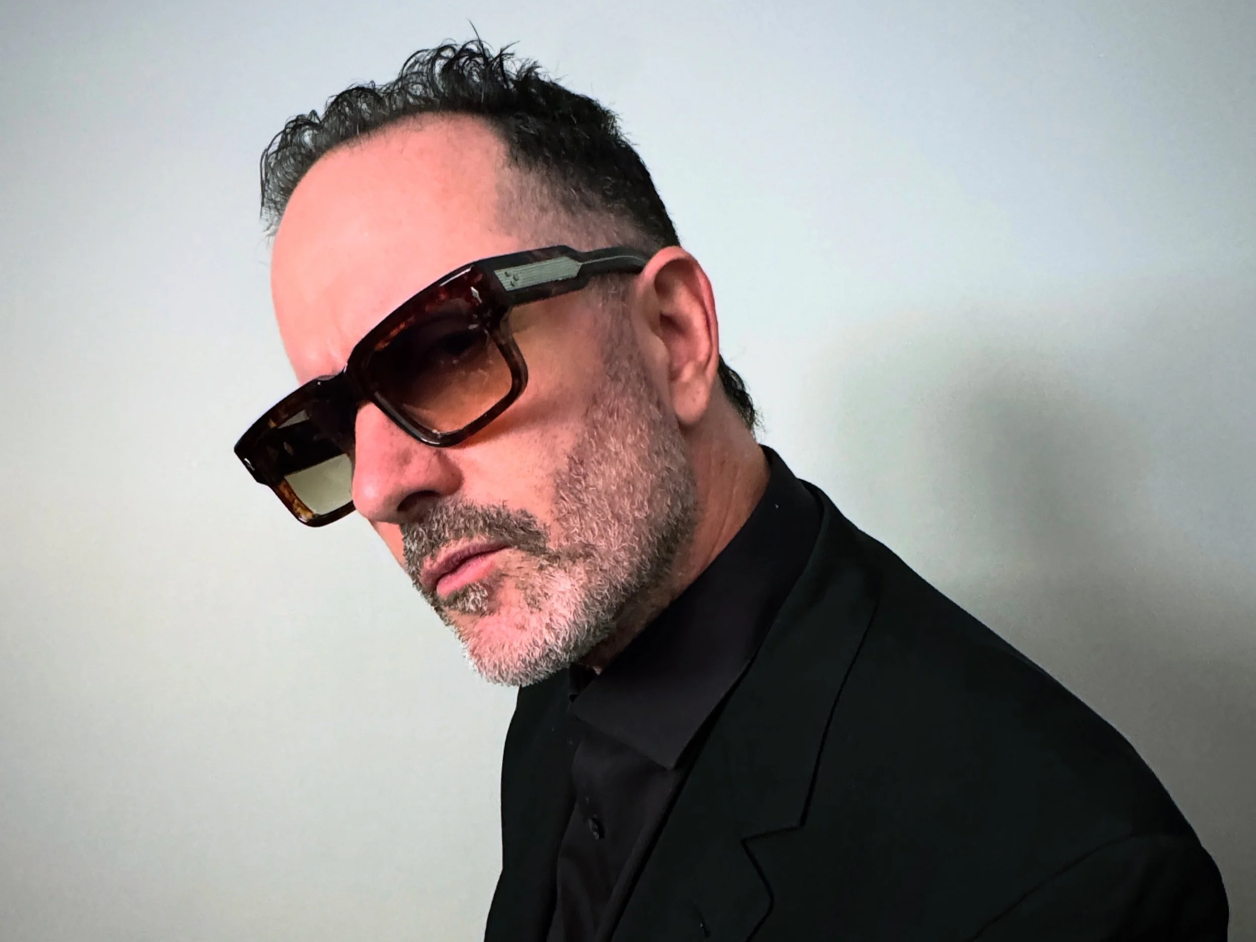 Blues Saraceno - Rock Guitarist, Composer, Producer. Played With Jack Bruce And Ginger Baker, Poison. Many TV And Film Placements!