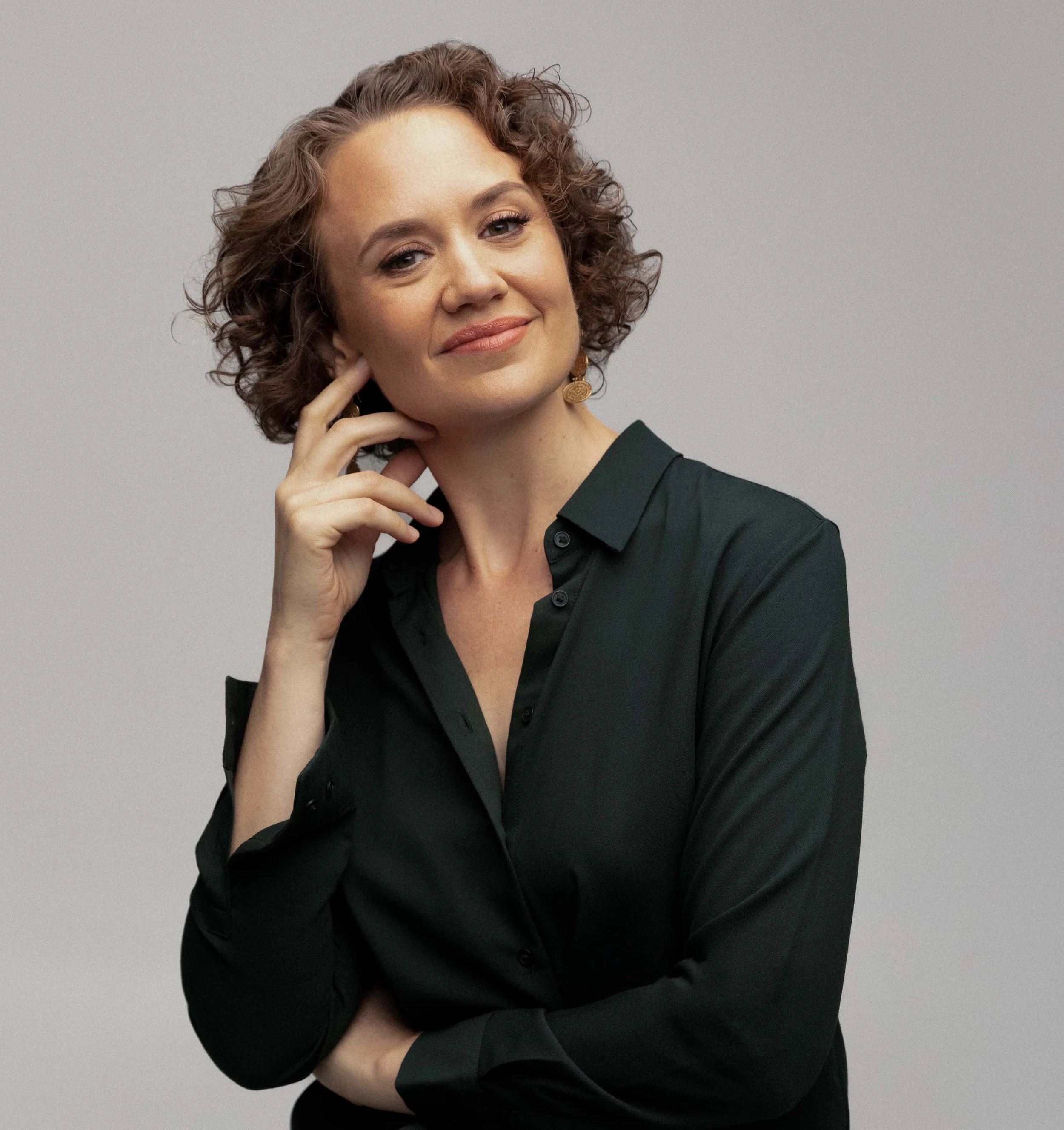 Hilary Gardner - Wonderful Alaska-Raised Jazz Singer. 5x Downbeat Rising Star. Member Of Duchess Vocal Trio. Appeared On Broadway In "Come Fly Away"!