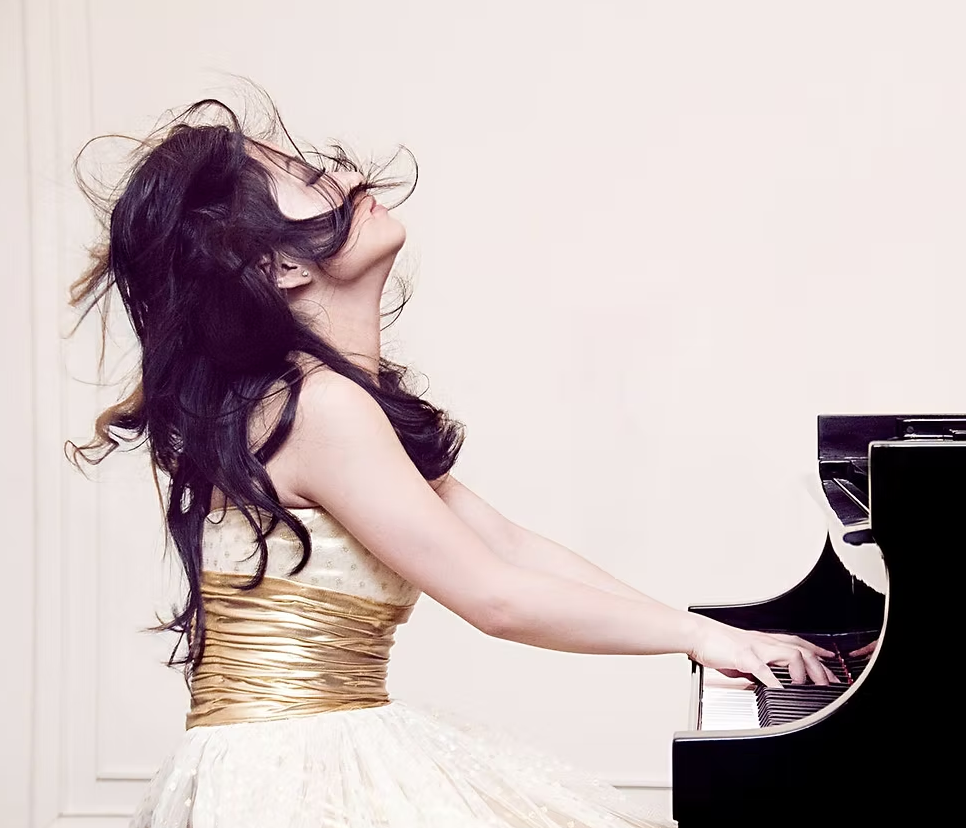 Vivian Fang Liu - Award Winning Chinese Born Concert Pianist, Singer, Songwriter, Educator. Performed At Carnegie Hall, Kennedy Center!