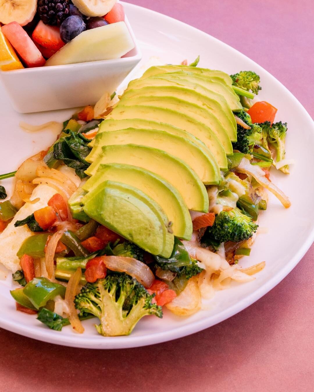 Offer the best hass avocado in your restaurant 🥑
We are suppliers of mexican avocado in California.

Learn about our distribution routes at www.ricosavocados.com 🚛

#ricosavocados #avocados #freshproducersupplier #avocadosuppliers #mexicanavocados 