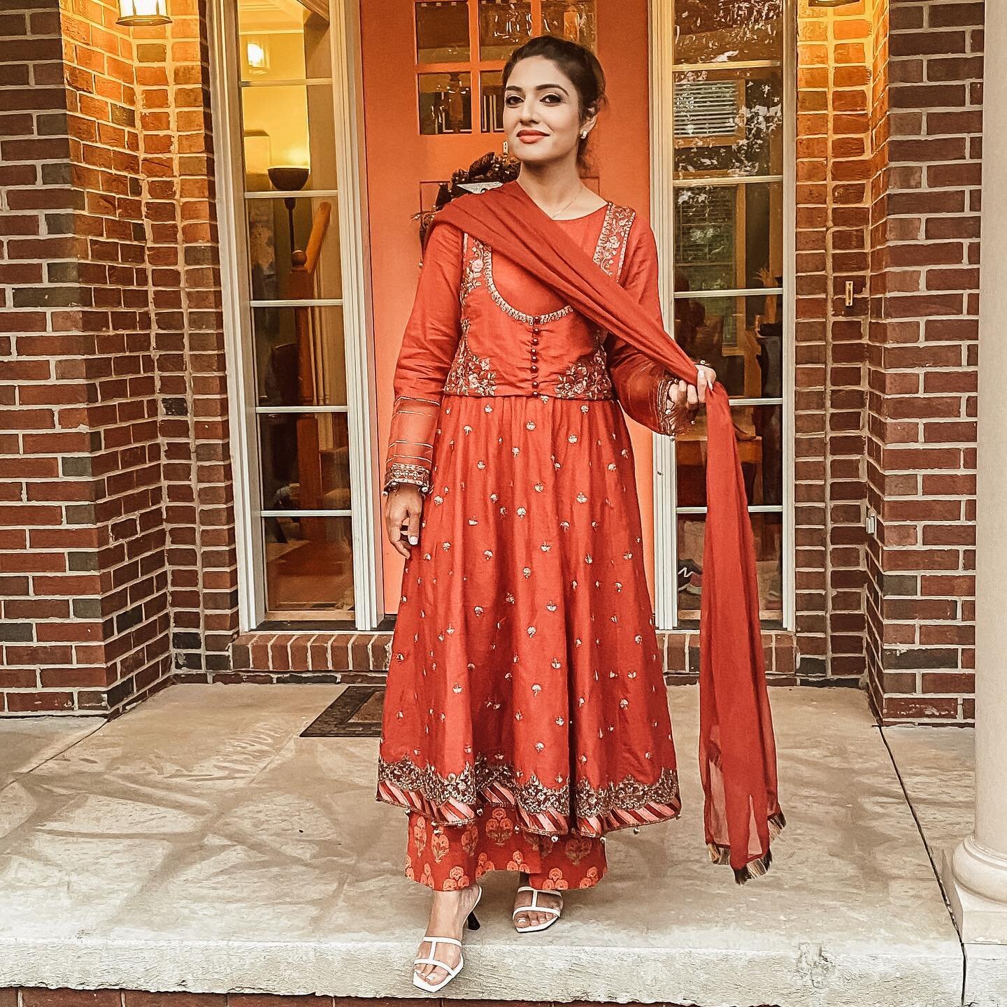 🎉 Celebrations 🎉
.
.
.
I&rsquo;m loving EVERY moment with my family after a long 18 months. This beautiful outfit was order from @mariabofficial and delivered to my house within one week from Pakistan via DHL. 
.
.
Have you ever ordered Pakistani s