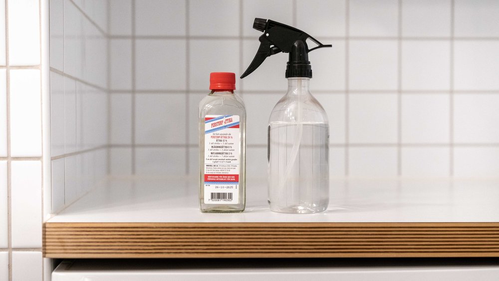 Vinegar water ratio for bathroom cleaning