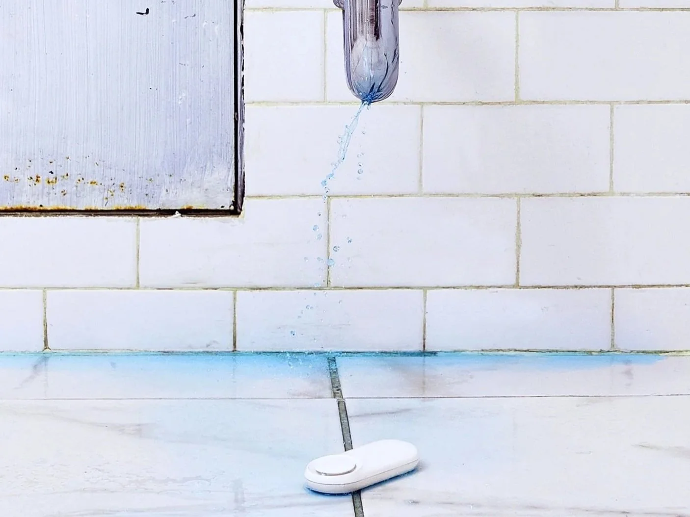 Kangaroo smart leak detector preventing water damage under sink
