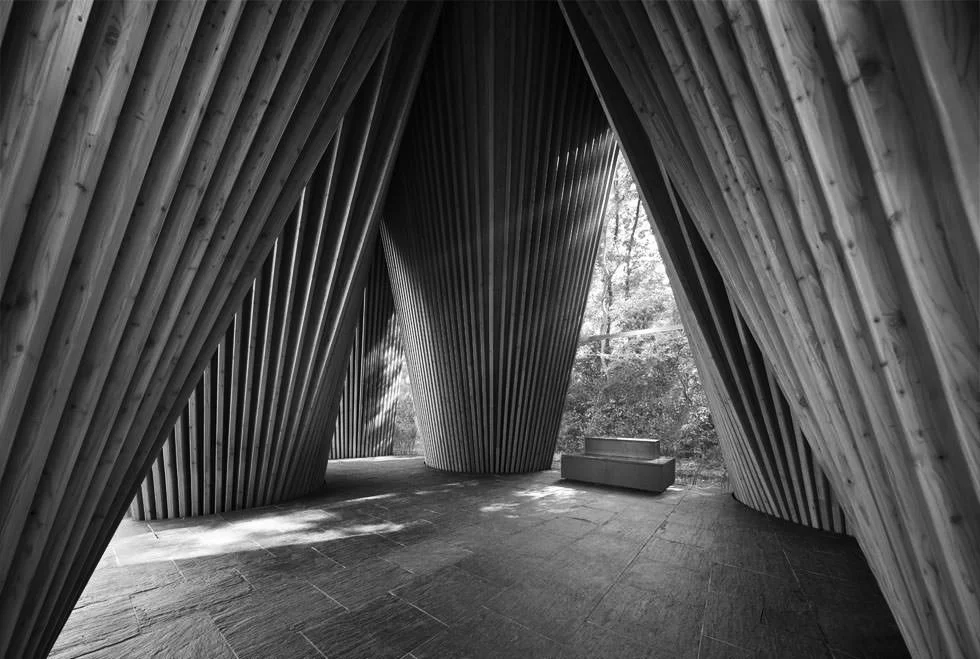 Black and white photo of the interior of a nondenominational chapel in Japan