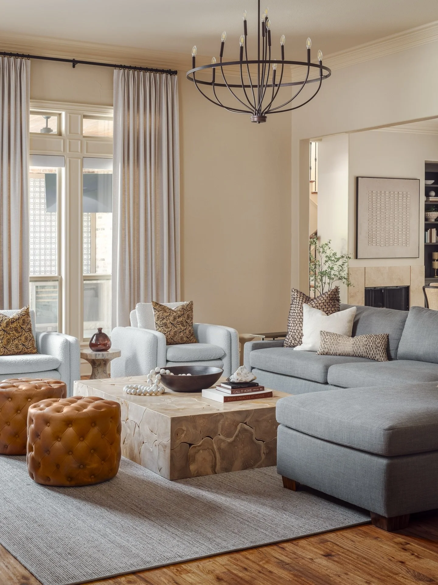 A little peak behind the scenes&hellip;📸🎞️🤍

📸 jaysimonphoto