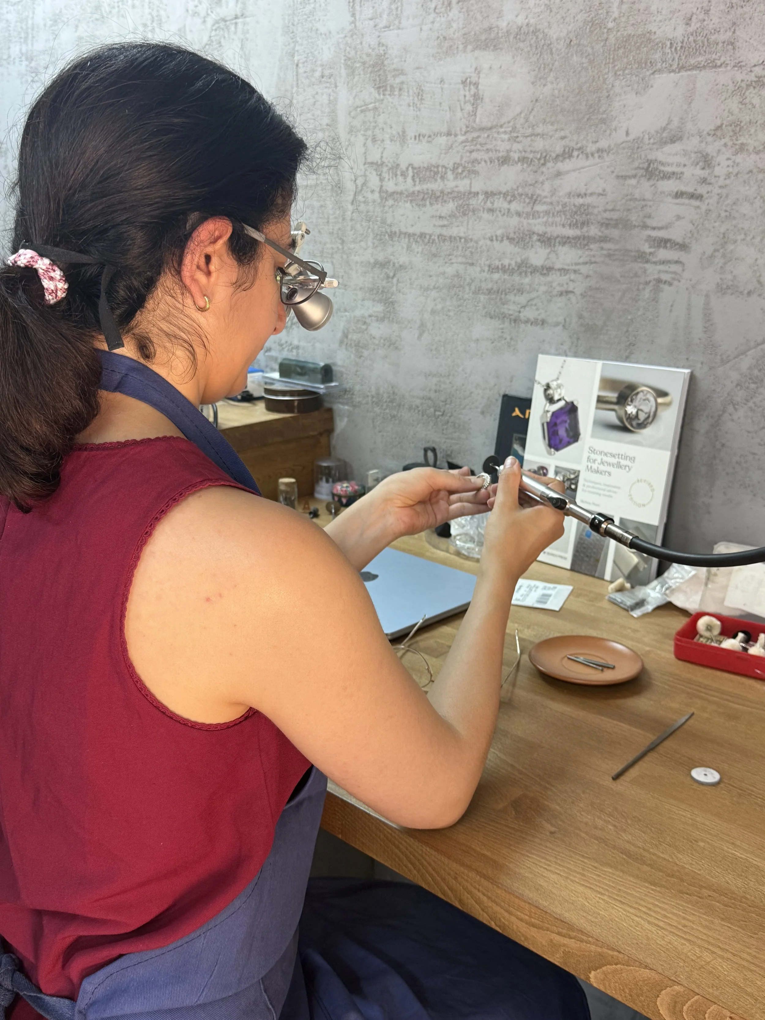 jewellery-making-retreat-international-students.jpeg