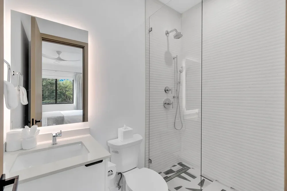 Cinnamon+bathroom+3.webp