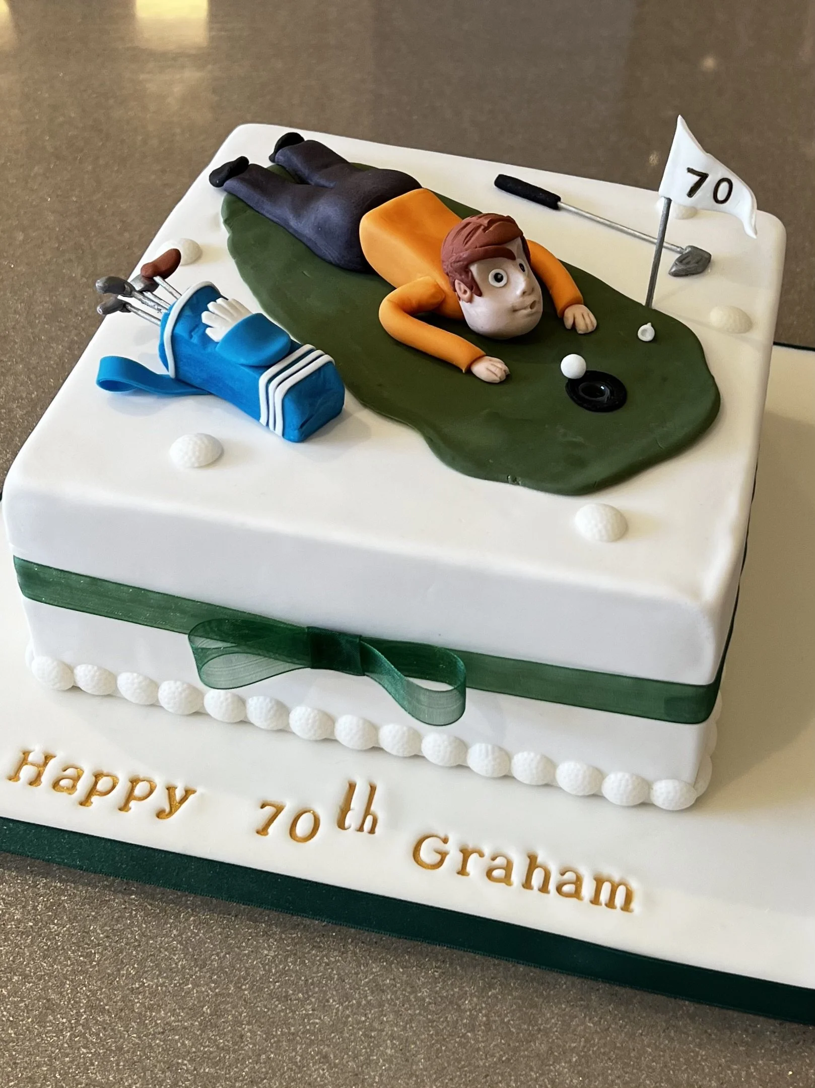 Novelty golf cake