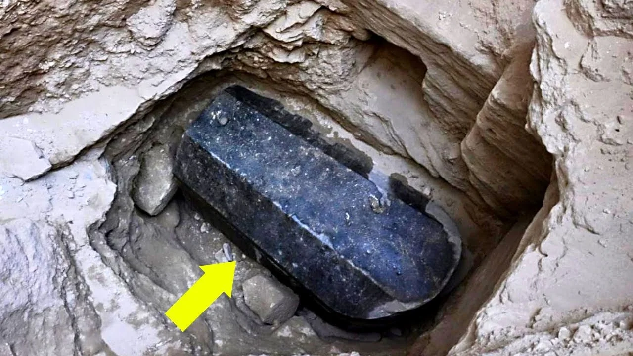 MYSTERIOUS STONE Found In Egypt Cannot Be Explained By Science