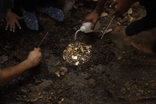 Cocle-tomb-artifacts-min.jpeg