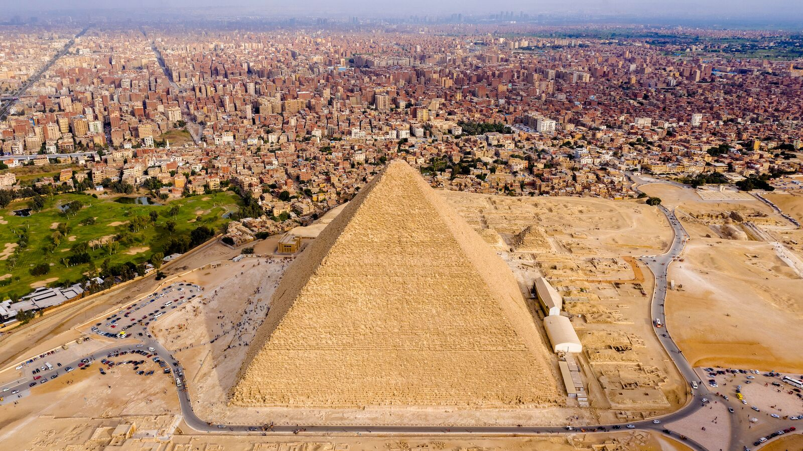 Египет строительство городов. Долина Гиза Египет. Мемфис Египет пирамиды. Пирамиды Гизы в Египте. Новая пирамида в Египте.