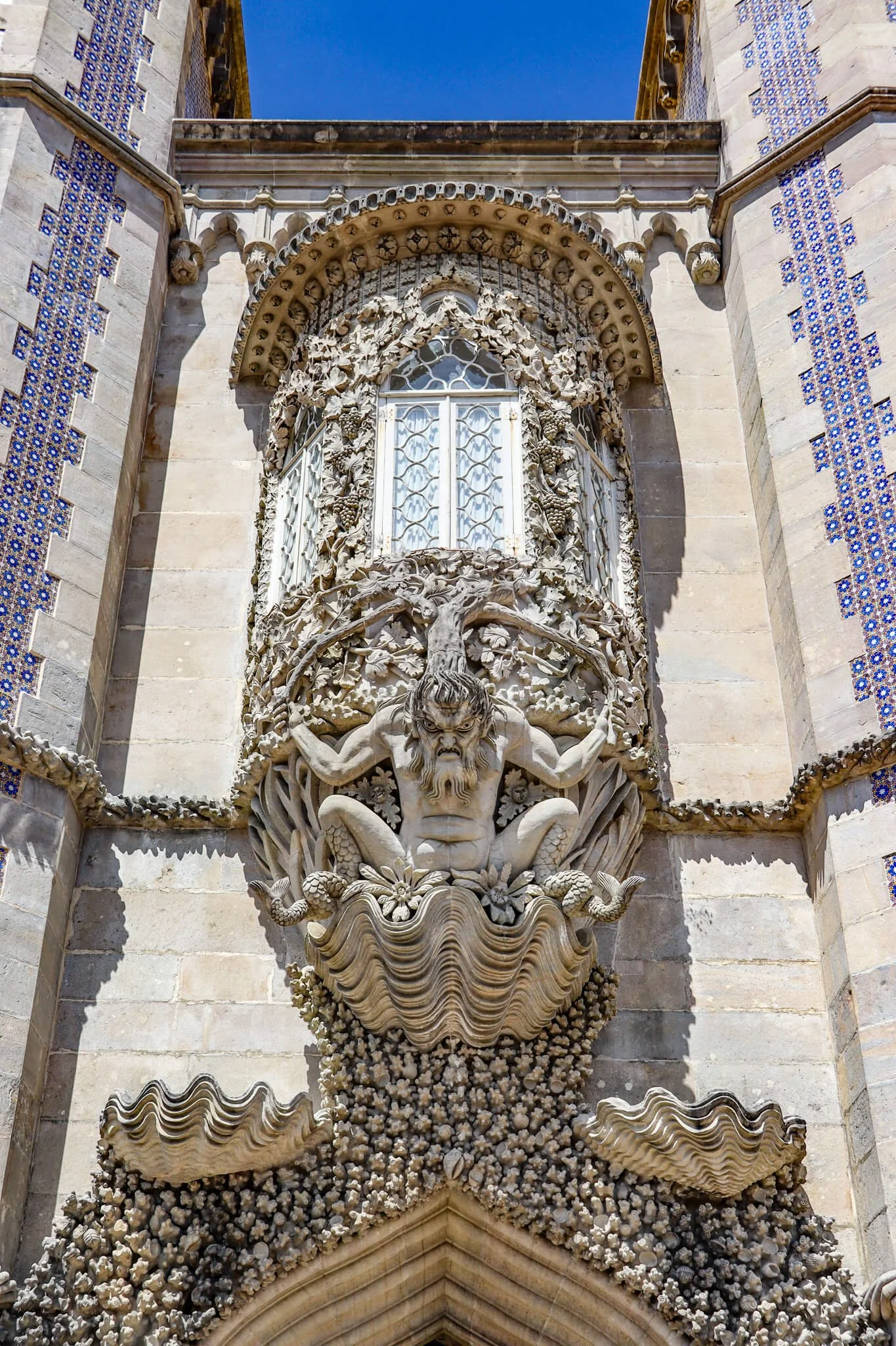 portugal_sintra_national-palace-of-pena_triton.jpg