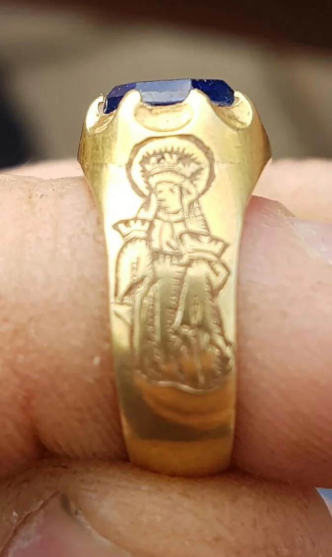 Treasure hunter finds medieval ring in Robin Hood’s Sherwood Forest