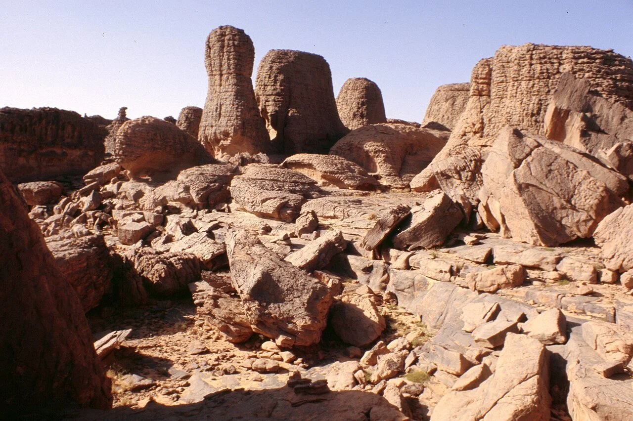 Tassili_rocks.jpg