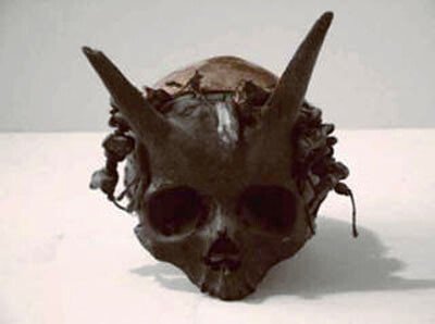 Horned human skulls and 7-foot skeletons were found in Pennsylvania in the  1880s?