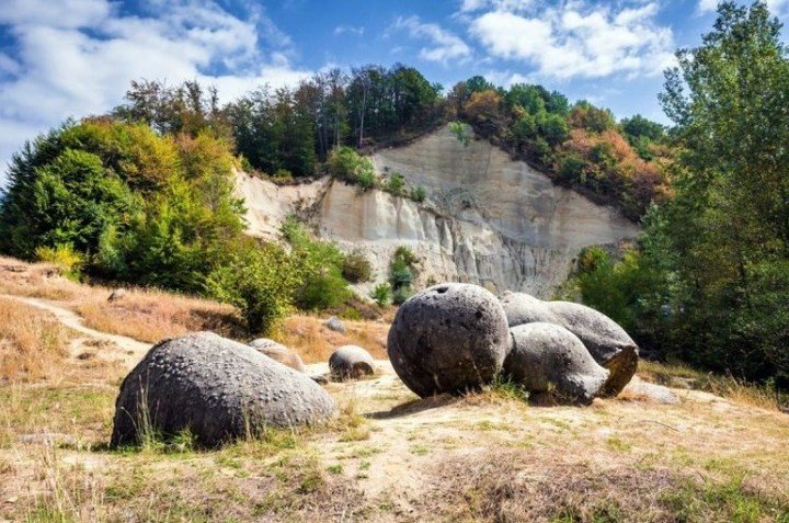 These 'living' rocks can give birth to baby stones